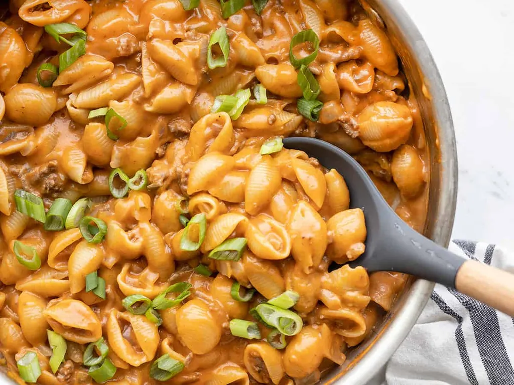 One-Pot Cheeseburger Pasta