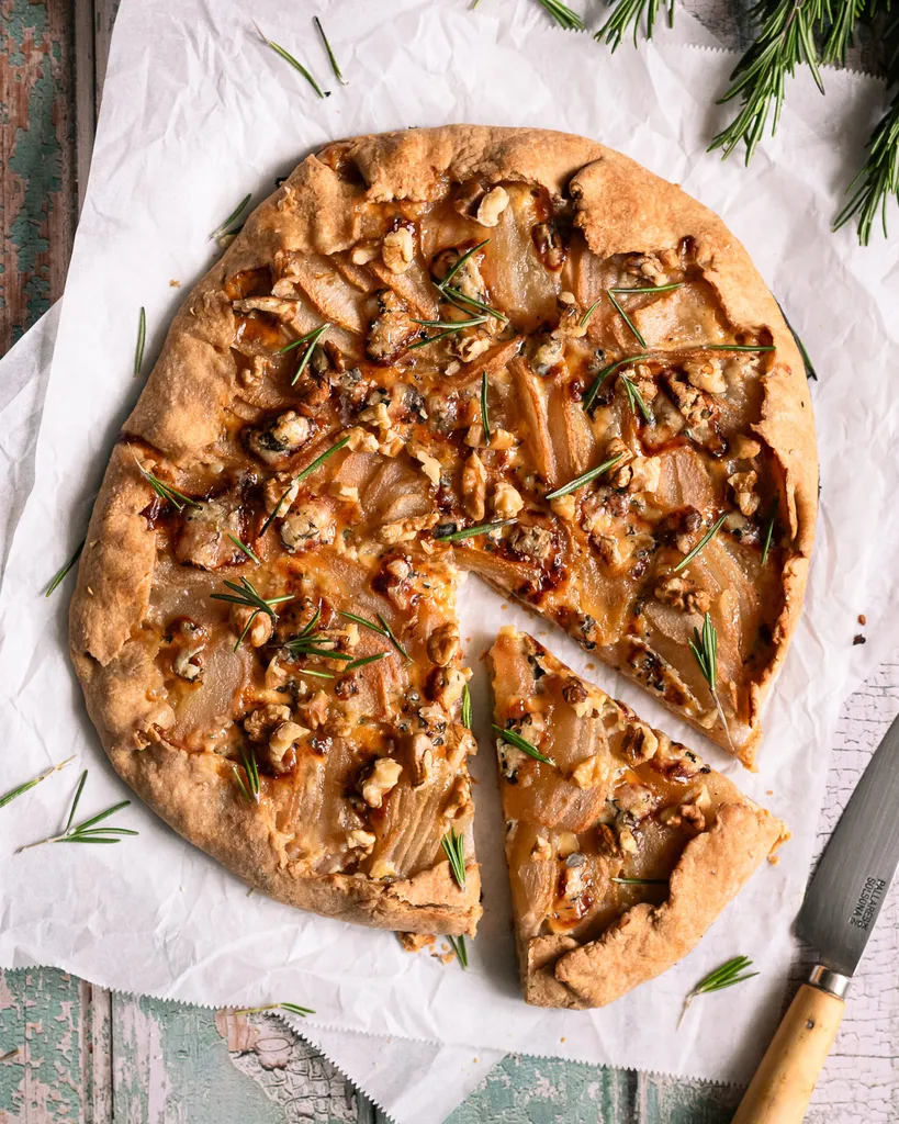 Photo of Tarte Rustique aux Poires et Fourme d'Ambert
