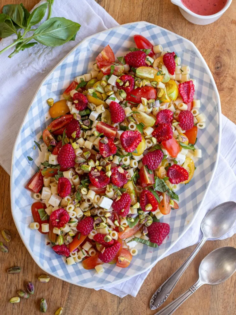 Salade de Pâtes aux Framboises et Feta