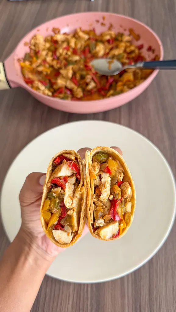 Burritos Protéinés au Poulet et Poivrons