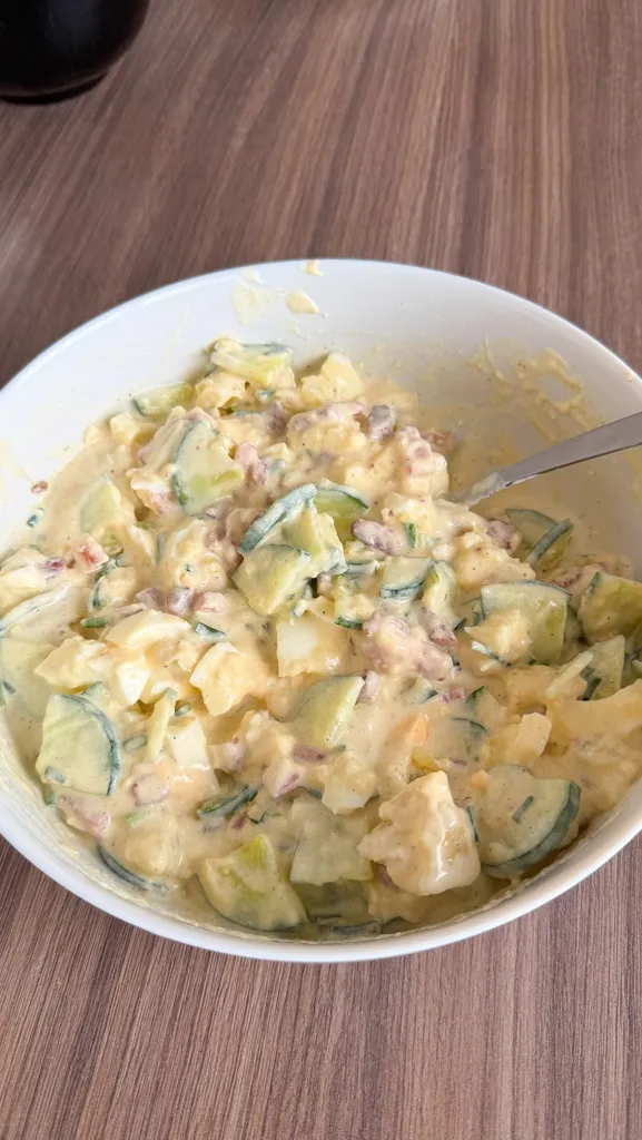Salade de Pommes de Terre aux Œufs et Lardons