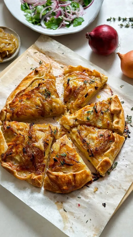 Tarte Rustique aux Pommes de Terre et Oignons Confits