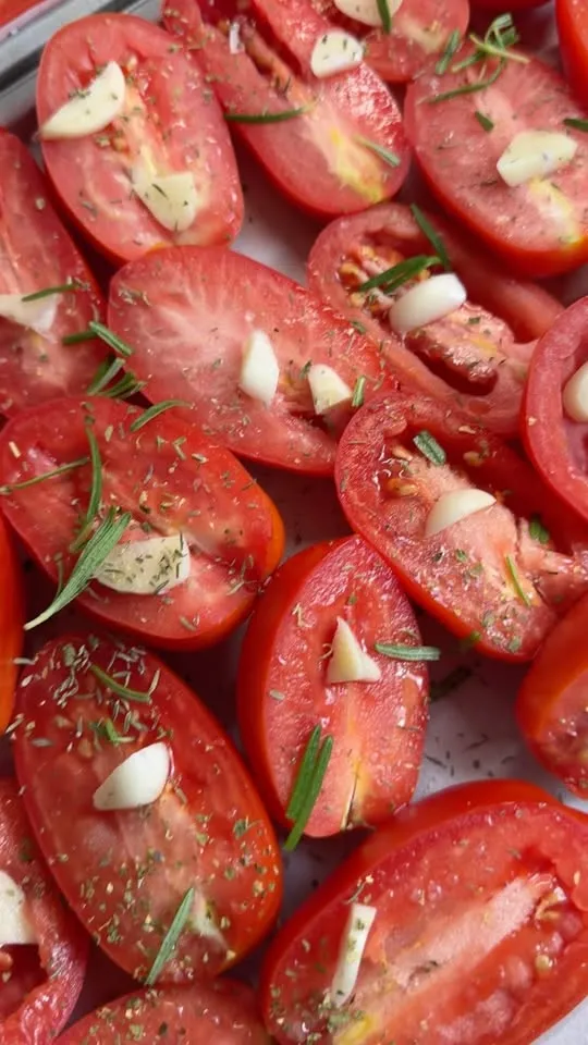 Tomates Séchées Maison à l'Ail et Romarin