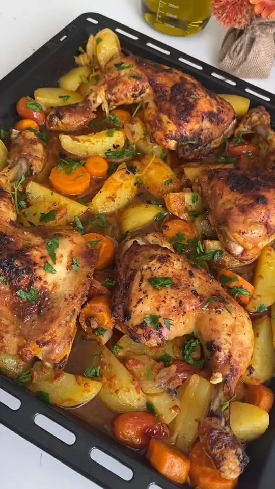 Cuisses de Poulet Rôties aux Légumes Fondants