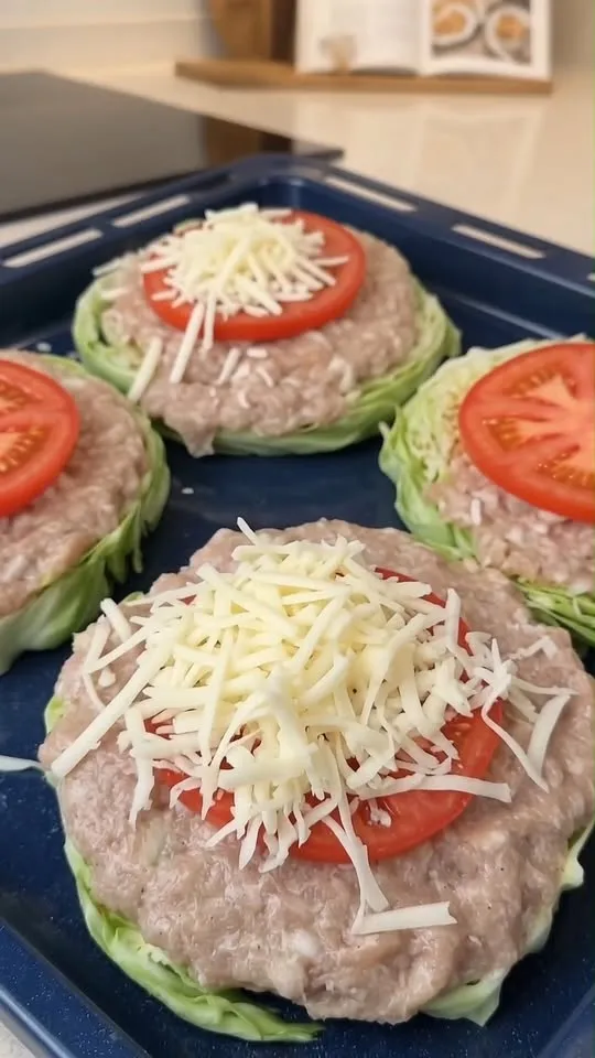 Médaillons de chou farcis à la viande et au fromage