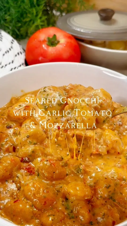 Gnocchis Poêlés à la Tomate, Ail et Mozzarella