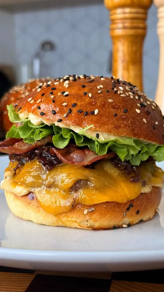 Burger Gourmand et son Pain à la Pomme de Terre