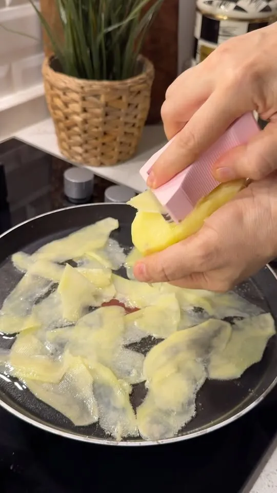 Omelette Rustique aux Pommes de Terre et Fromage