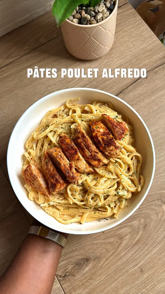 Pâtes au poulet Alfredo